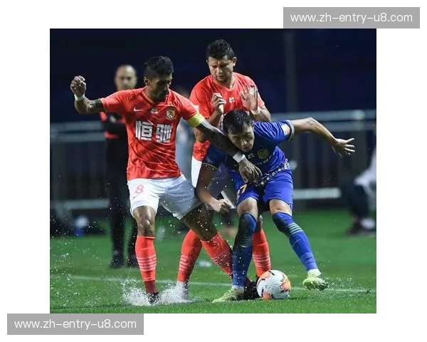 从方寸之间到绿茵巅峰：恒大vs江苏苏宁海报里的那场视觉暗战